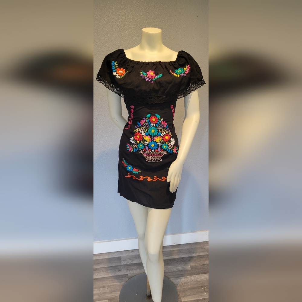 OFF SHOULDER WOMAN DRESS FLORAL ARTESANAL Size M 100% Cotton Embroidered Black - Picture 10 of 13